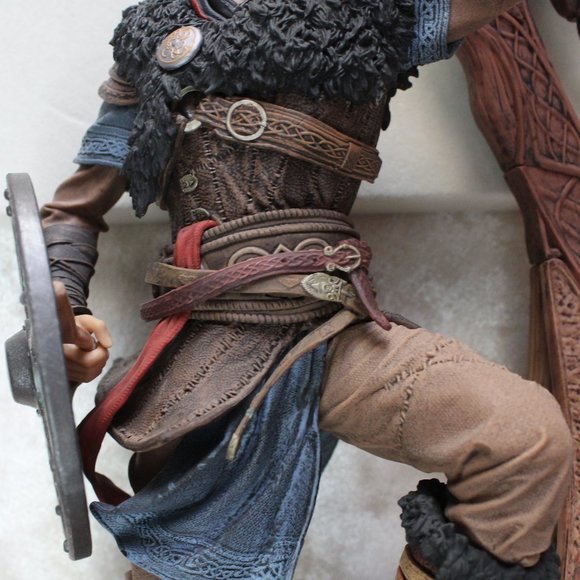 Assassin's Creed Valhalla Collector's Edition Female Eivor Statue with Box - Picture 3 of 9